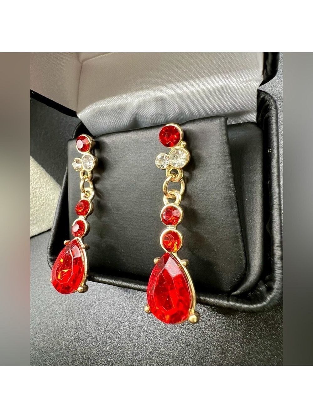 🎉HP🎉New Vintage Inspired Gold Tone Crystal & Zircon Necklace and Earring Set - Picture 14 of 14